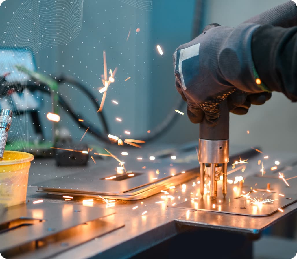 Welding sheet-metal parts on Pishtaz Kaveh's production line
